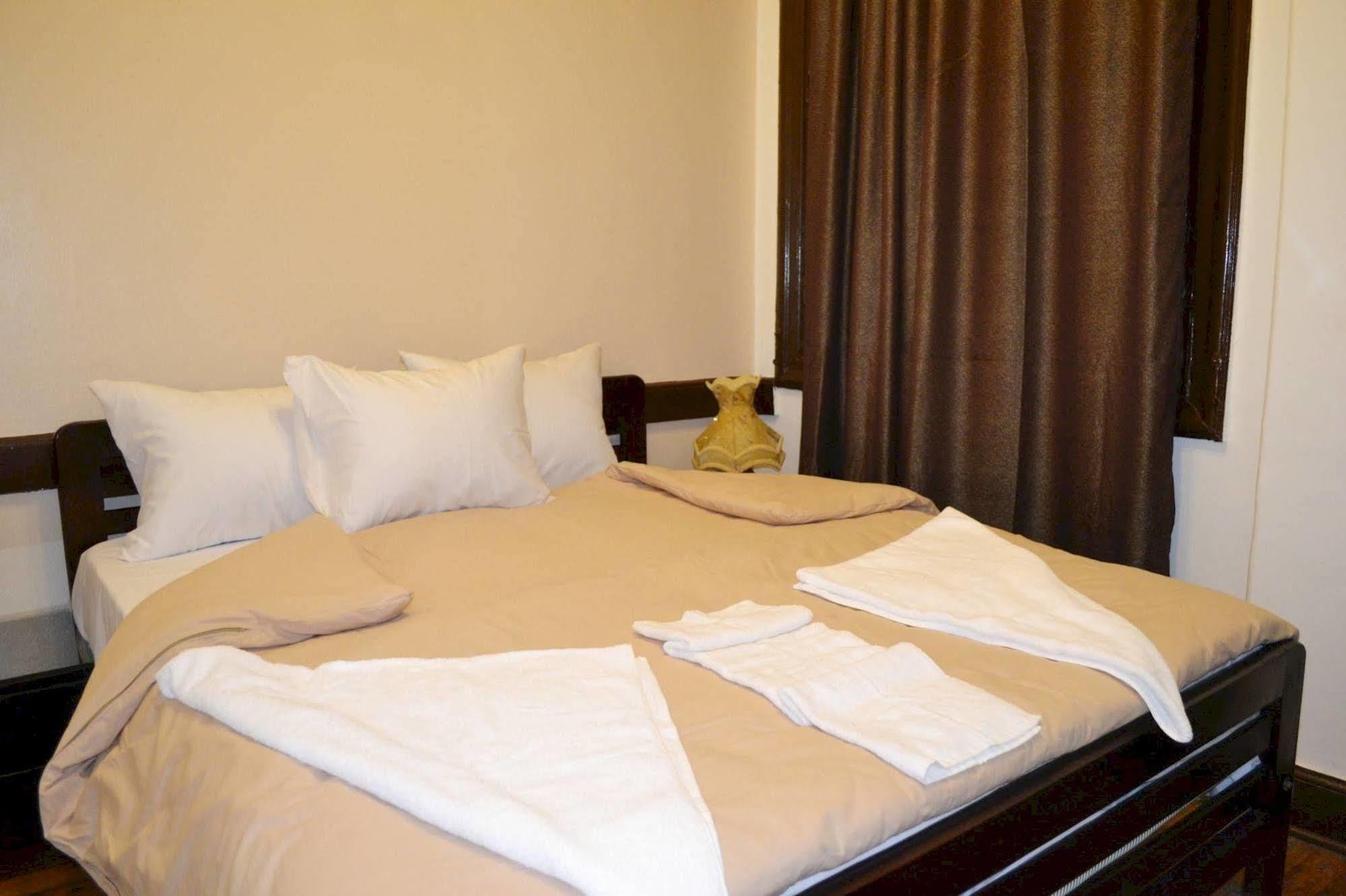 Cecilia Hostel *